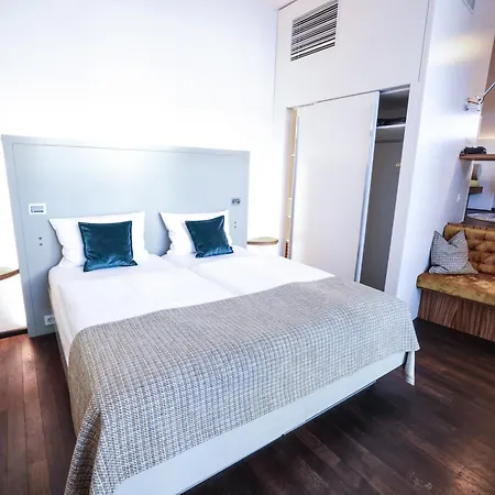 Отель Arthotel 4*