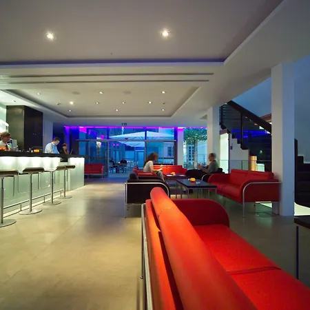 Отель Arthotel