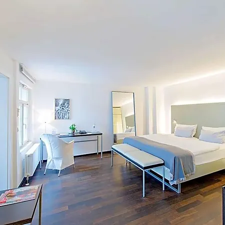 Отель Arthotel