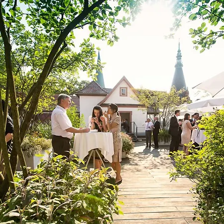 Отель Arthotel